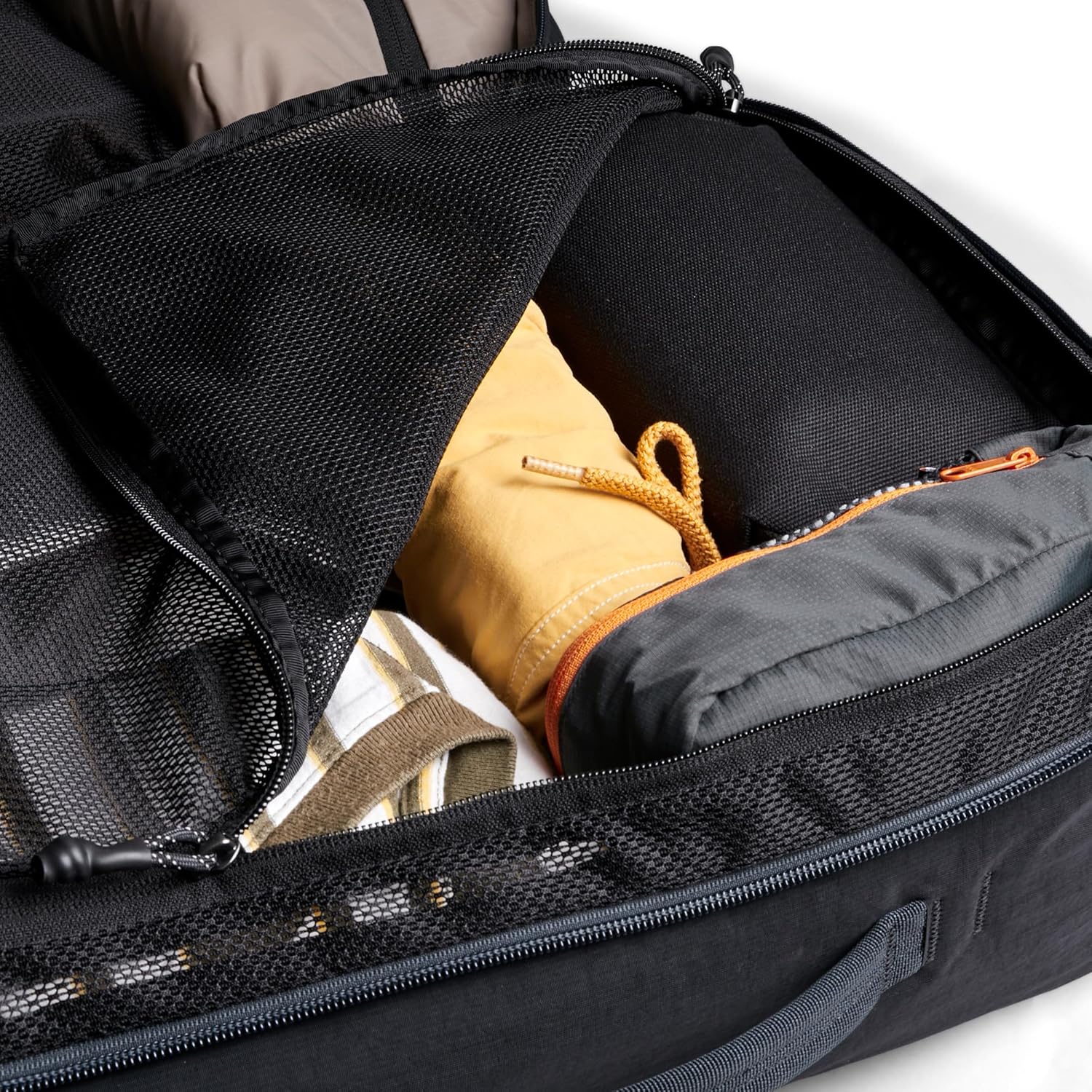 Bellroy Lite Travel Pack 38L (carry-on backpack, large travel backpack for international travelers, with laptop pocket, interior packing cells and tuck-away shoulder straps) - Black - Image 3